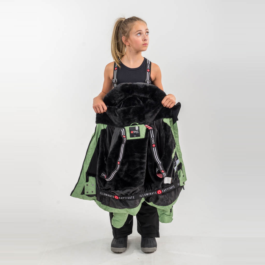 Nikki’s Cropped Ski Jacket & Pants Snowsuit